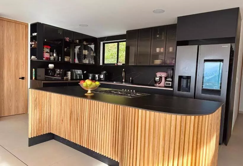 ベッドアンドブレックファースト Fénix