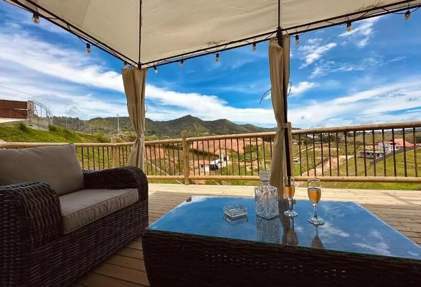 ベッドアンドブレックファースト Fénix