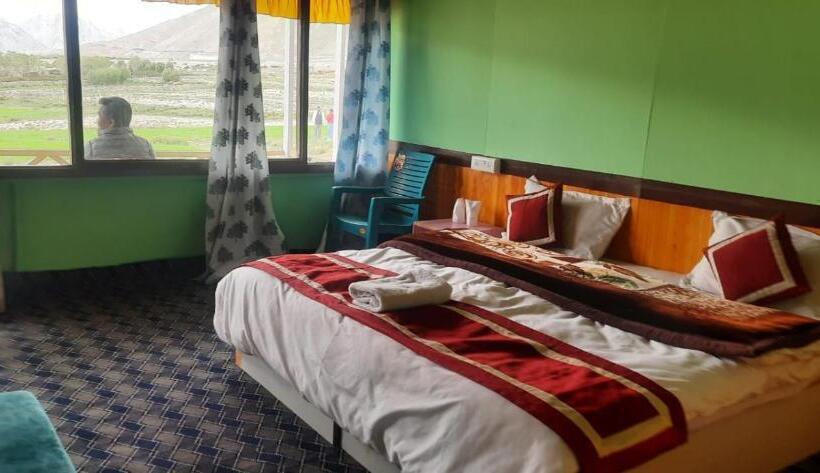 Bed and Breakfast Full Moon Cottages Pangong Ladakh By Lexstays