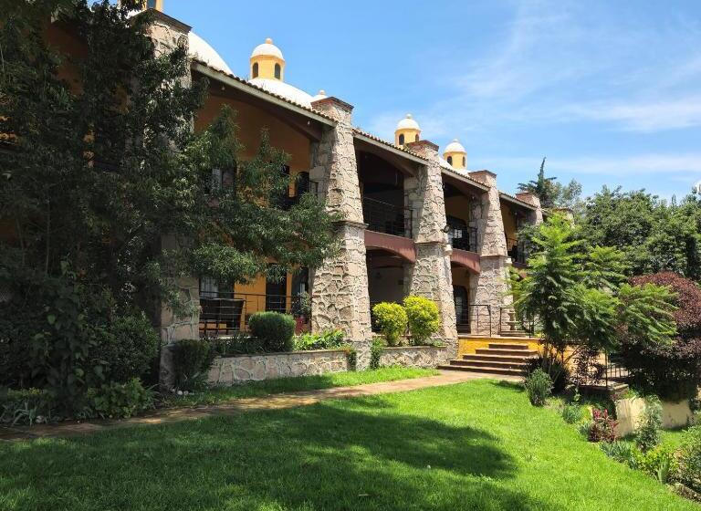 Hacienda La Skondida Hotel Resort