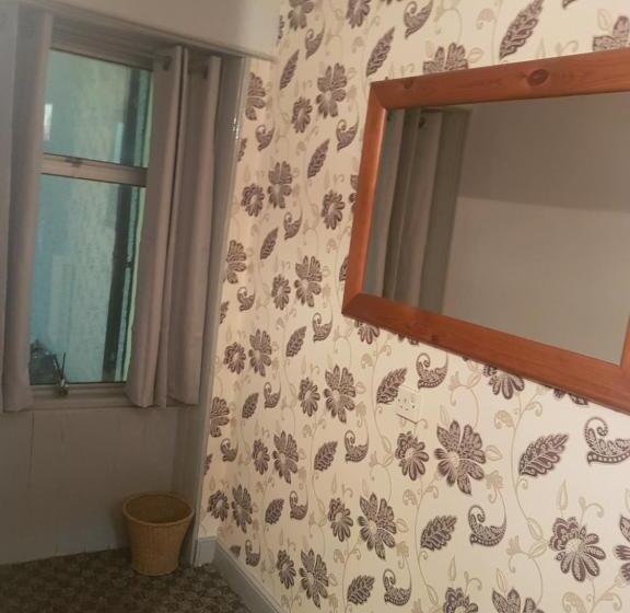 胶囊酒店 The Bridge