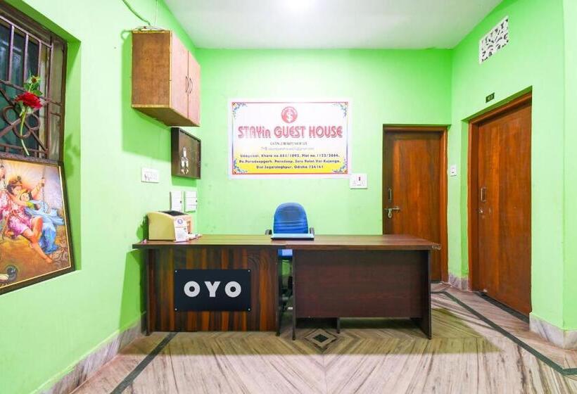 Hotel Oyo Stay In Guest House