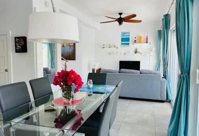 Modern Villas At Grace Bay, Turks And Caicos Islands