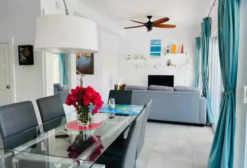Modern Villas At Grace Bay, Turks And Caicos Islands
