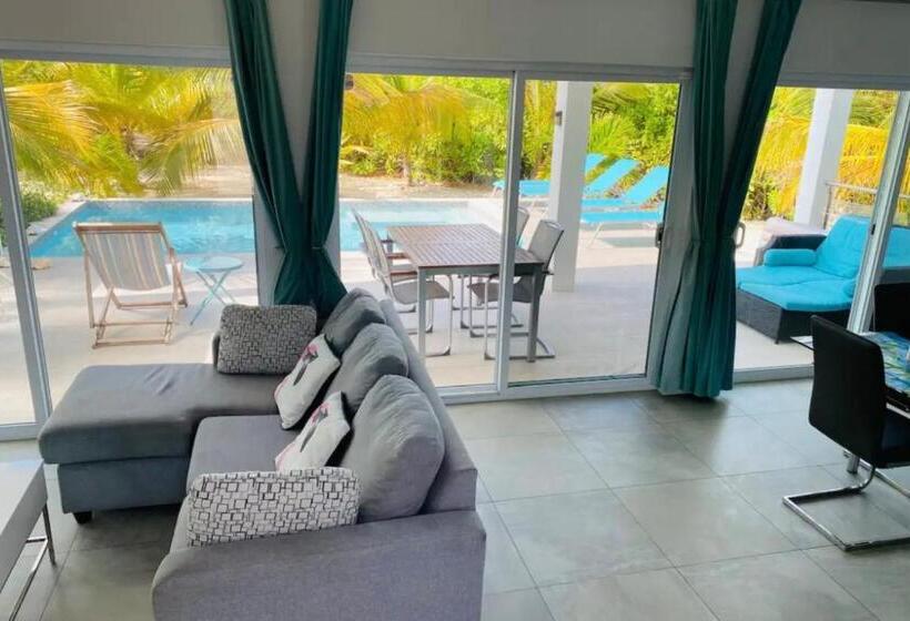 Modern Villas At Grace Bay, Turks And Caicos Islands