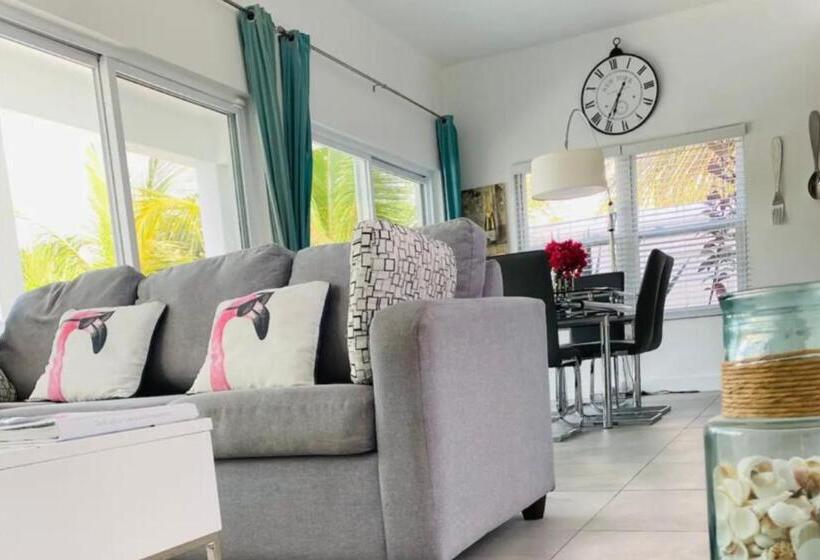 Modern Villas At Grace Bay, Turks And Caicos Islands