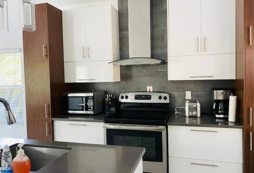 Modern Villas At Grace Bay, Turks And Caicos Islands