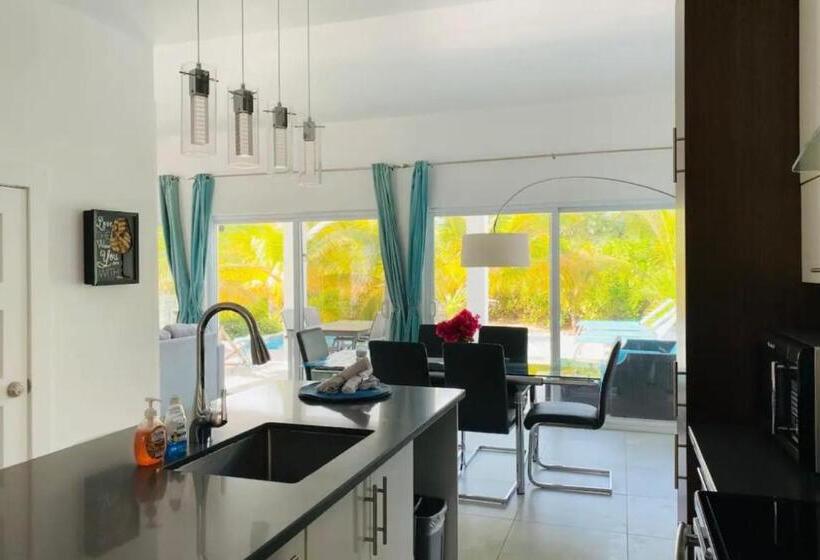 Modern Villas At Grace Bay, Turks And Caicos Islands