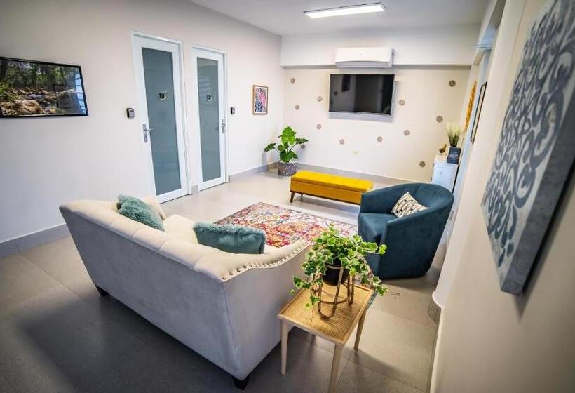 هاستل Melao Lodge