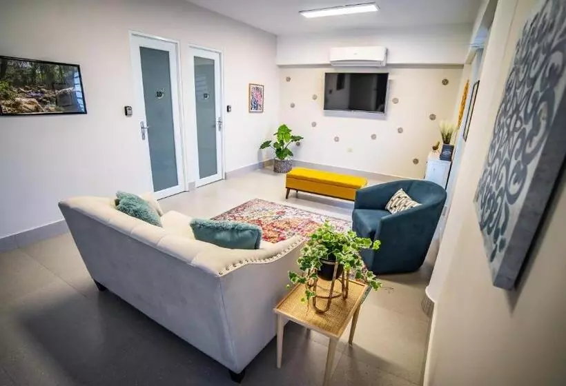 هاستل Melao Lodge