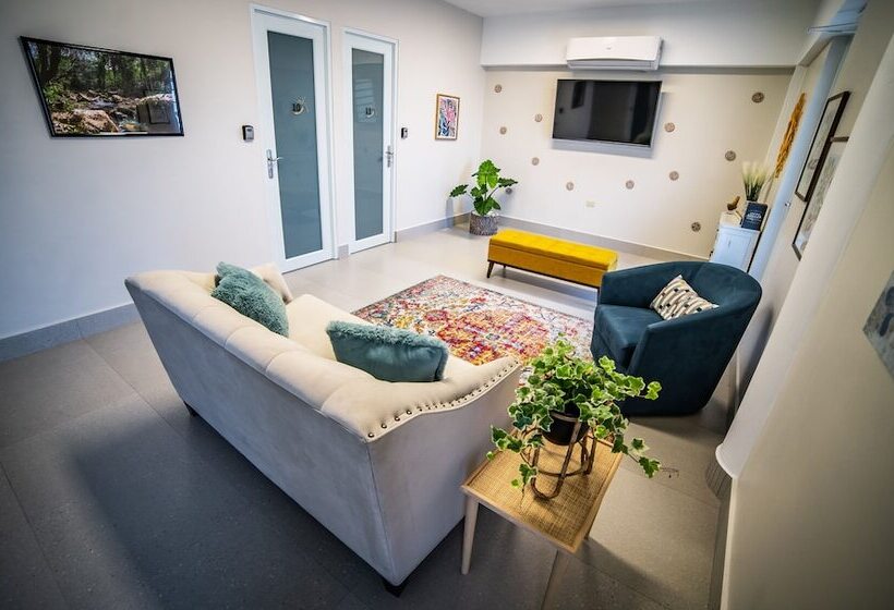 هاستل Melao Lodge