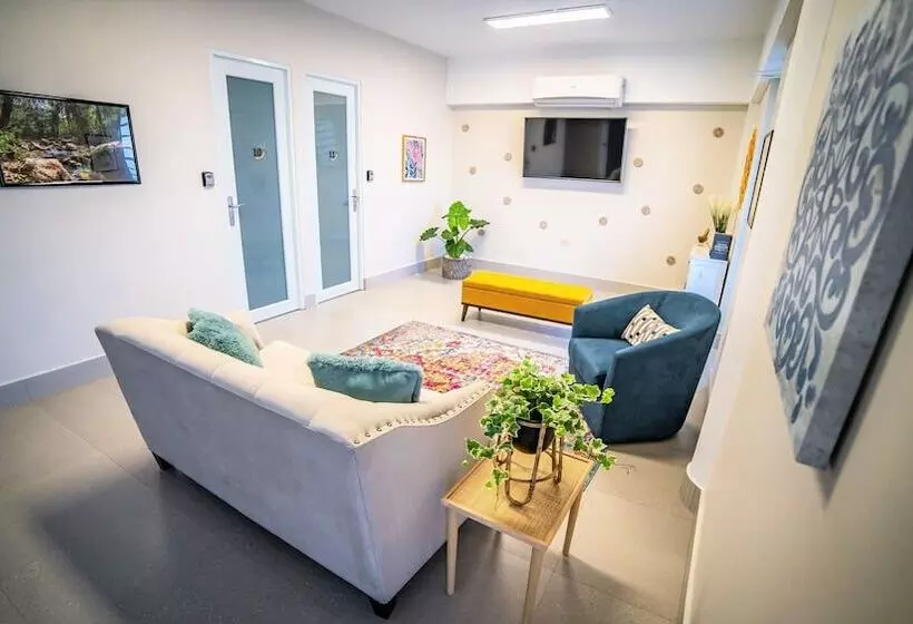 هاستل Melao Lodge