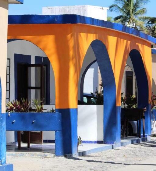 Отель Bungalows Azteca