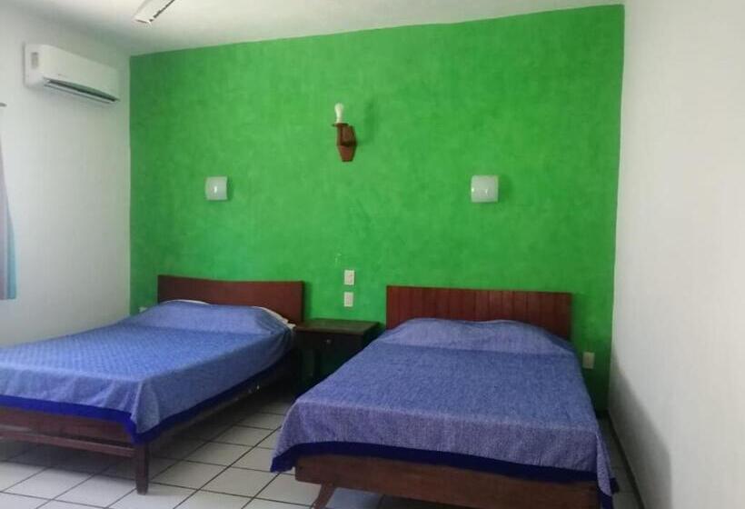 Отель Bungalows Azteca