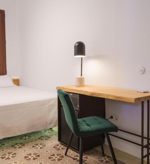 هتل La Moderna Suites