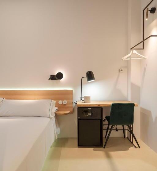 هتل La Moderna Suites