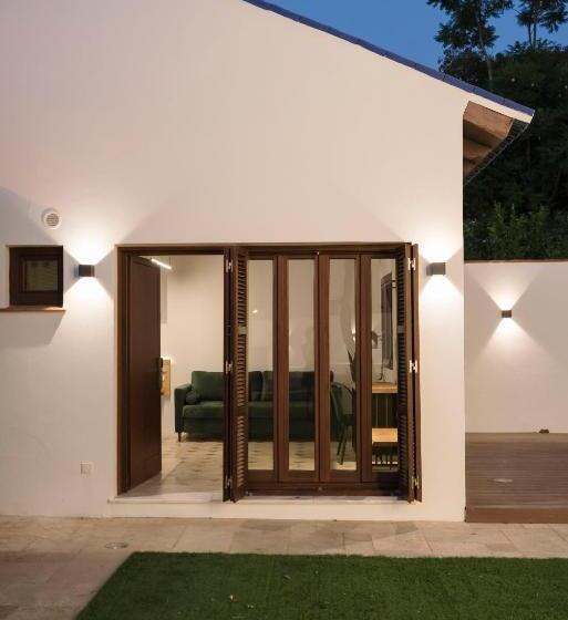 هتل La Moderna Suites