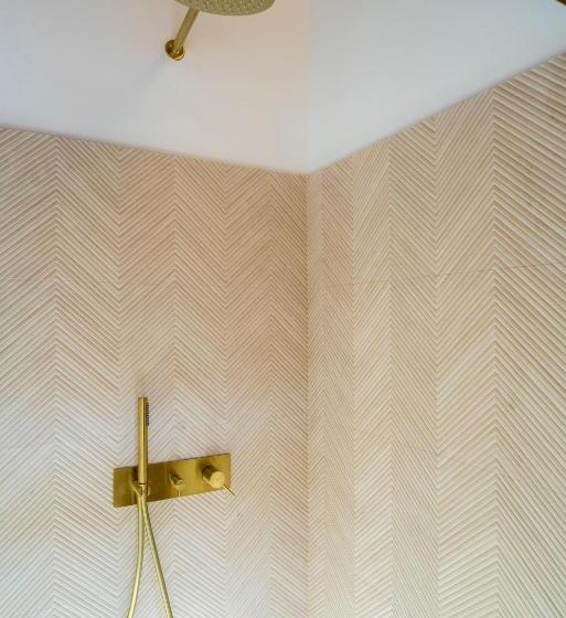 هتل La Moderna Suites