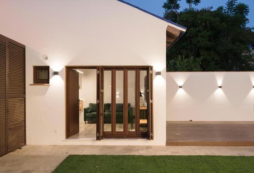 هتل La Moderna Suites