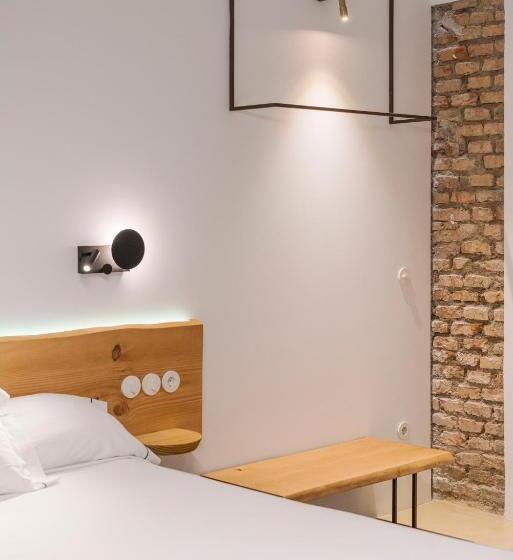 هتل La Moderna Suites