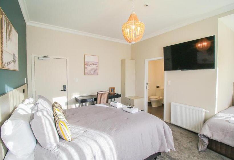 ホテル Whitehouse