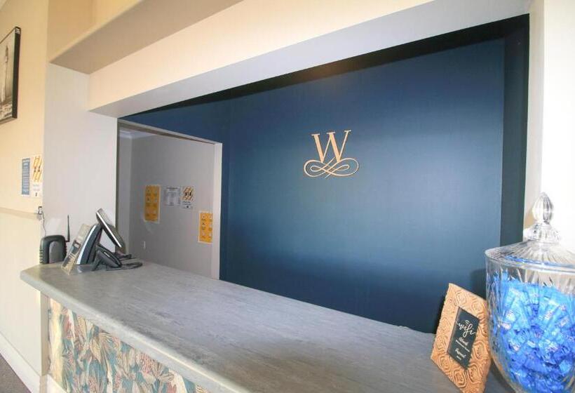 ホテル Whitehouse