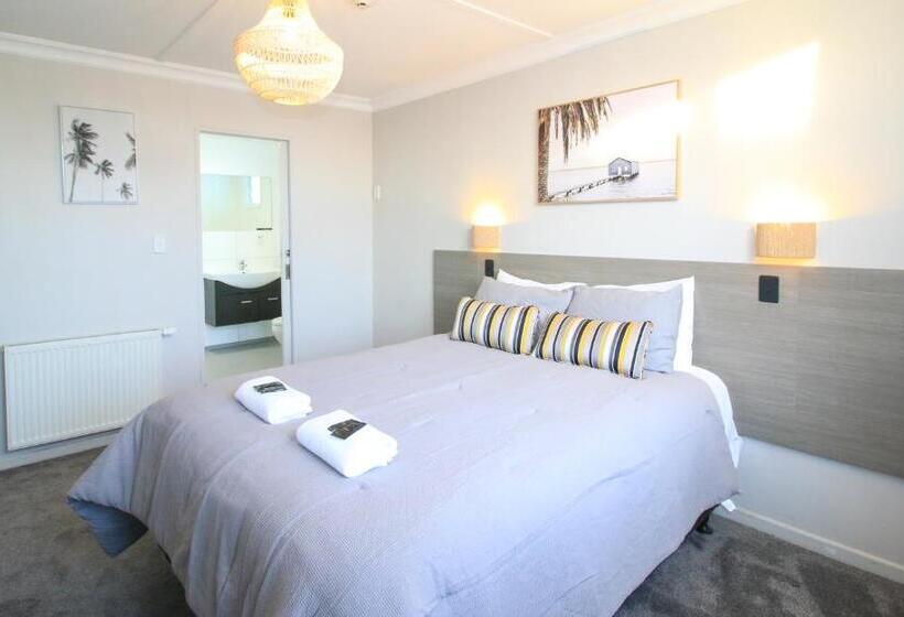 ホテル Whitehouse