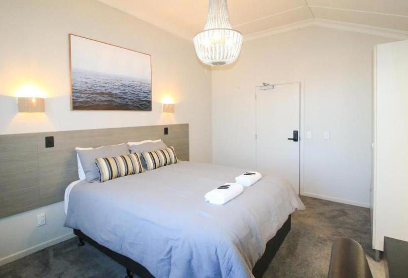 ホテル Whitehouse