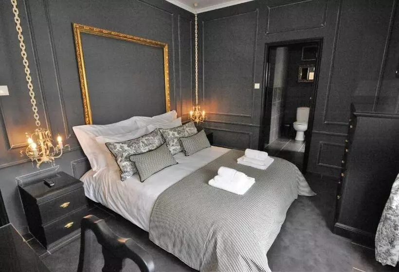 Angra Bed & Breakfast