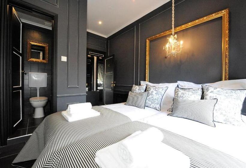 Angra Bed & Breakfast