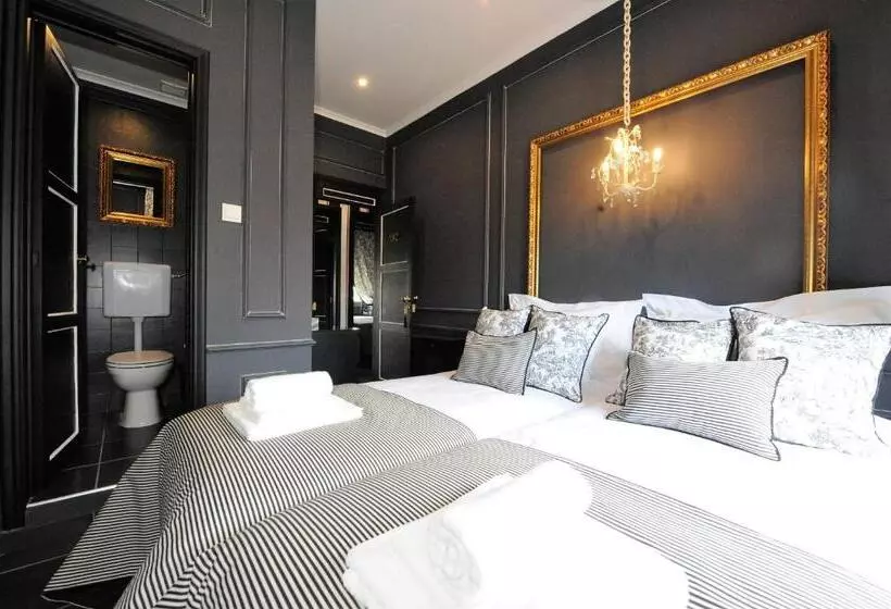 Angra Bed & Breakfast