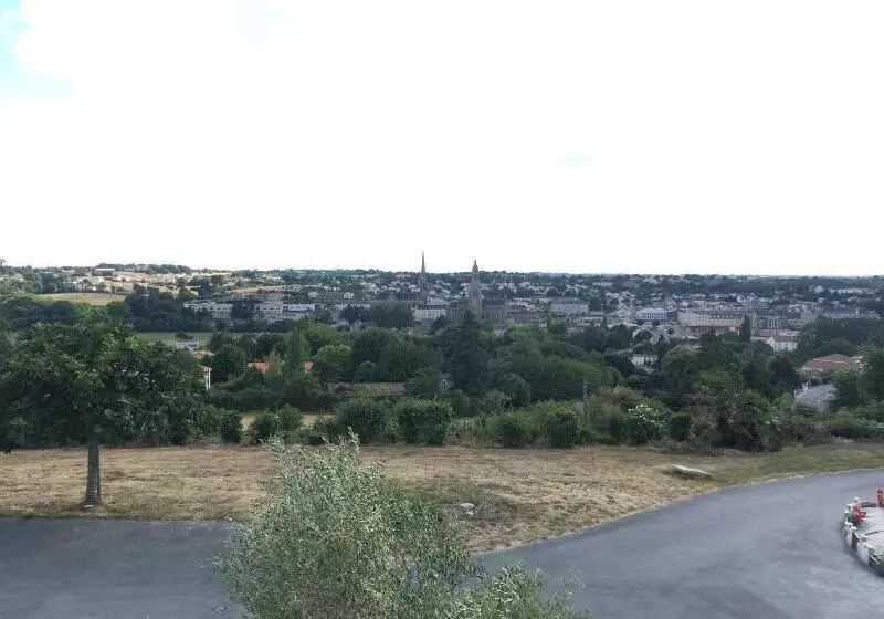 تختخواب و صبحانه Maison Toussaint