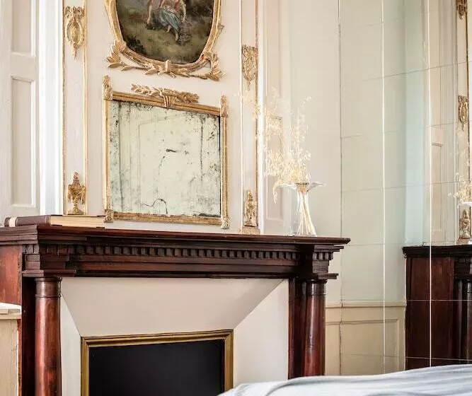 Hotelli Hôtel Restaurant De Bouilhac  Les Collectionneurs