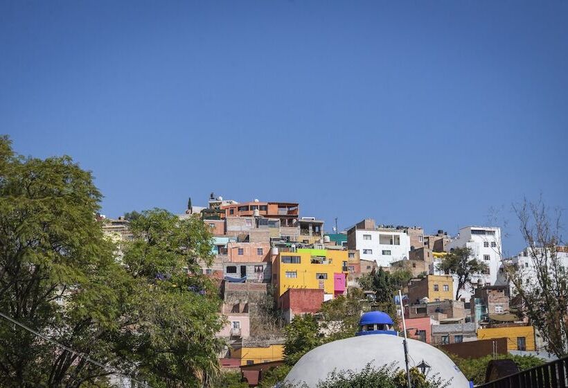 هتل Hacienda De Cobos