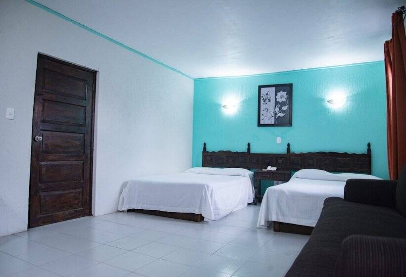 هتل Hacienda De Cobos