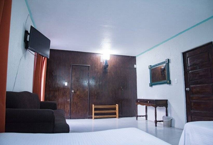 هتل Hacienda De Cobos