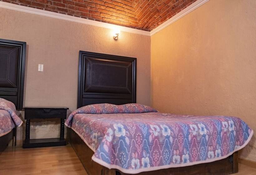 هتل Hacienda De Cobos