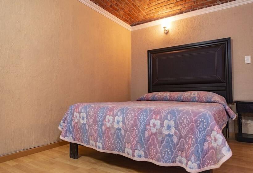 هتل Hacienda De Cobos