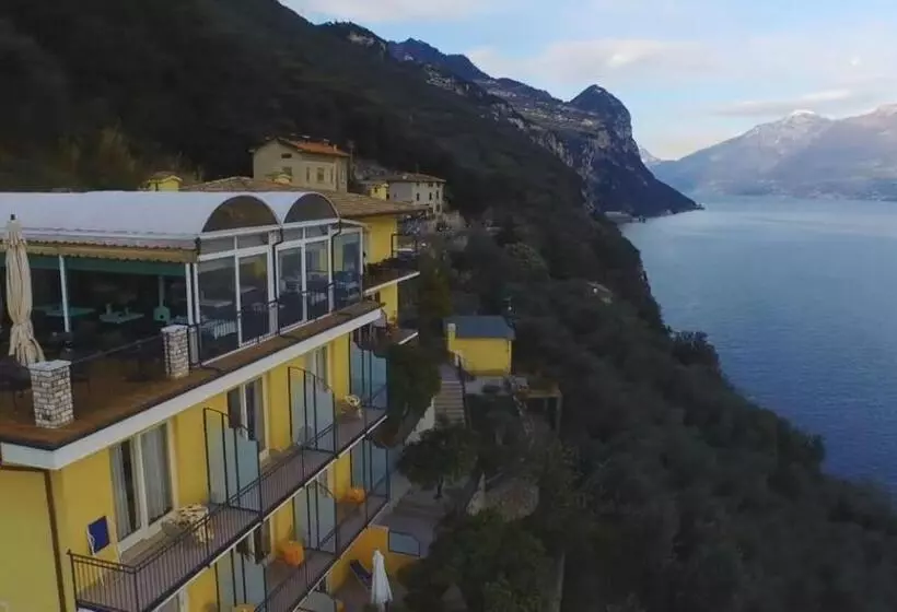 ホテル La Terrazzina