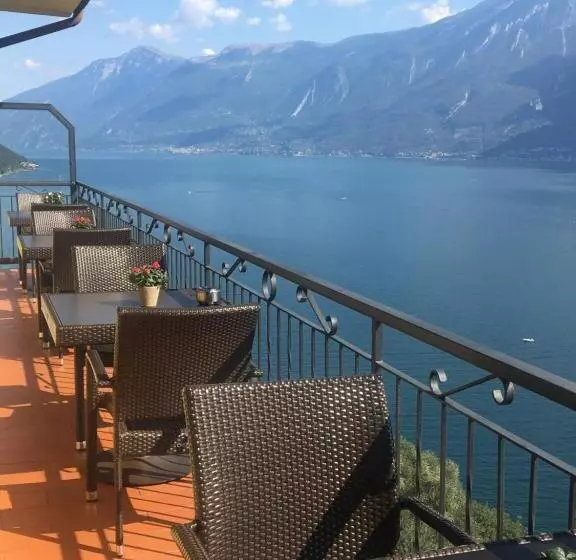 ホテル La Terrazzina