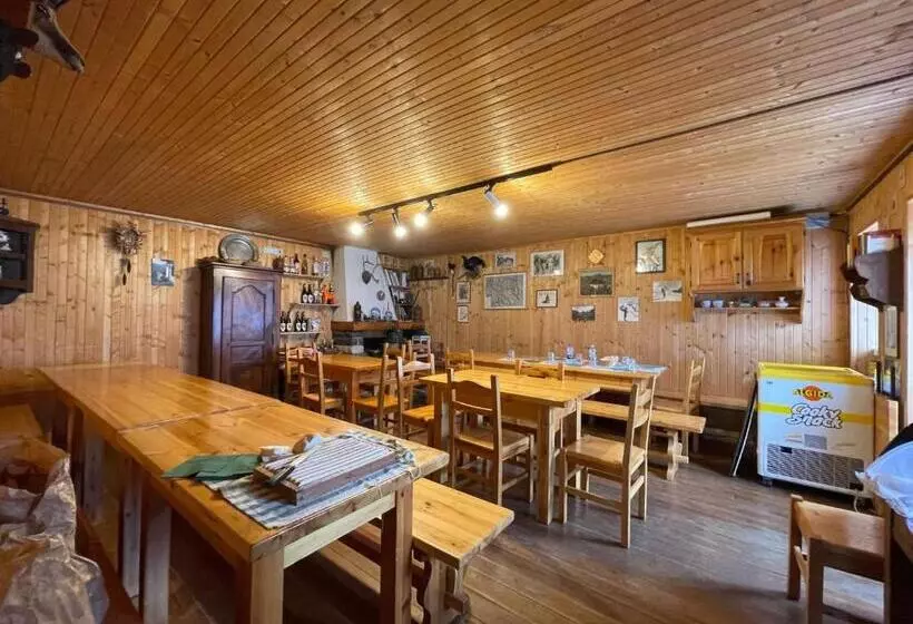 Hotelli Rifugio Guide Frachey