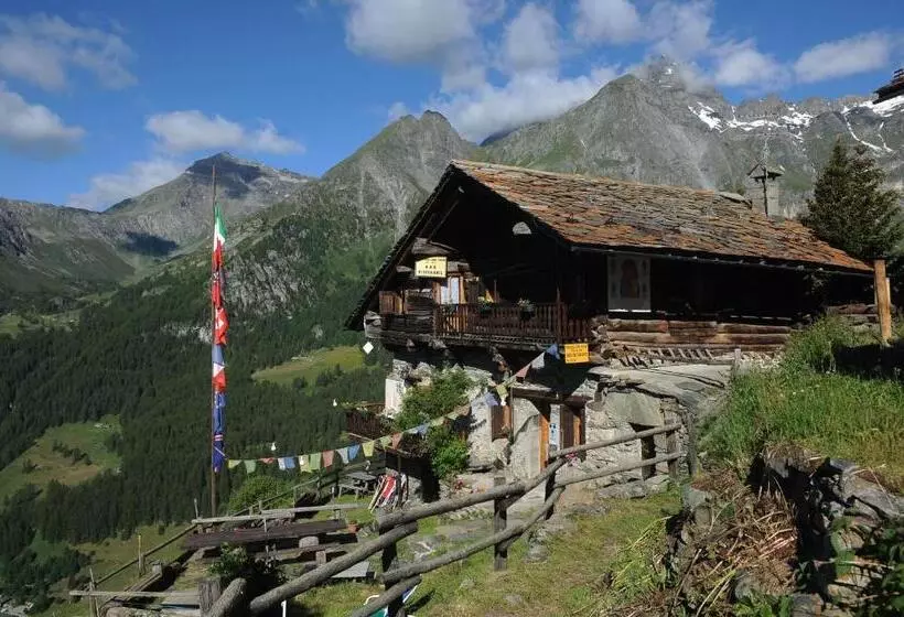 Hotelli Rifugio Guide Frachey