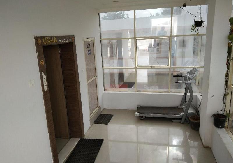 בית מלון כפרי Usha Residency