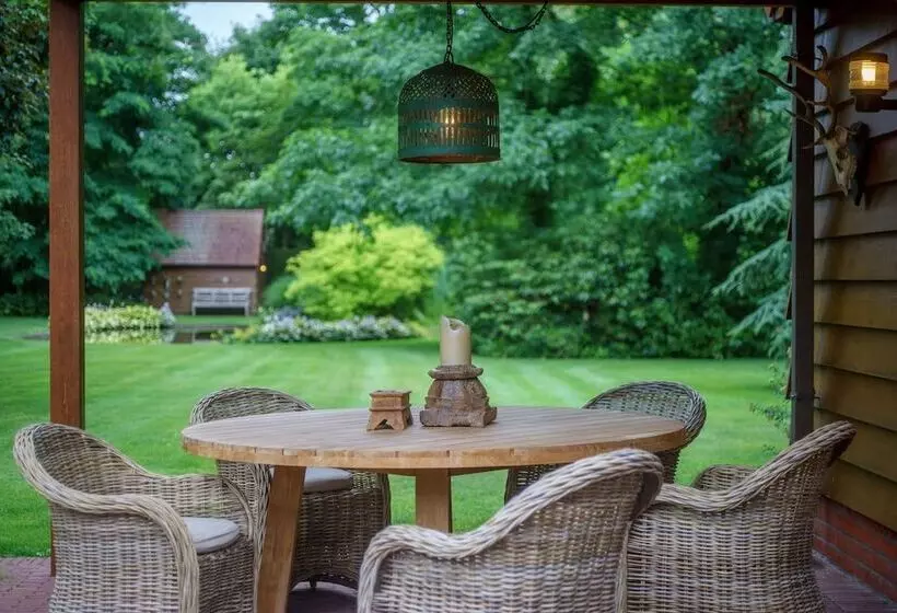 ホテル Villa Magdalena Eeklo