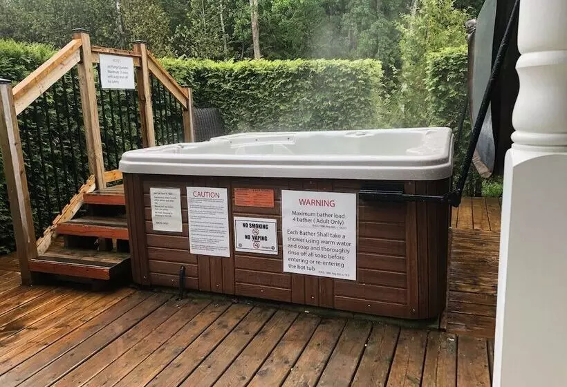 モーテル Adventure The Bruce Inn   Recently Renovated With Outdoor Hot Tub