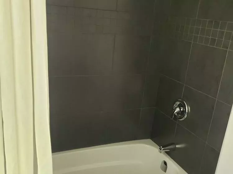 モーテル Adventure The Bruce Inn   Recently Renovated With Outdoor Hot Tub