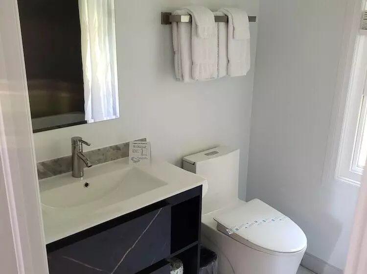モーテル Adventure The Bruce Inn   Recently Renovated With Outdoor Hot Tub