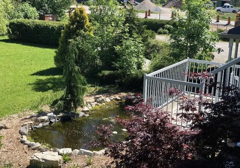 モーテル Adventure The Bruce Inn   Recently Renovated With Outdoor Hot Tub