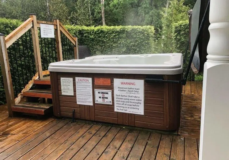 モーテル Adventure The Bruce Inn   Recently Renovated With Outdoor Hot Tub