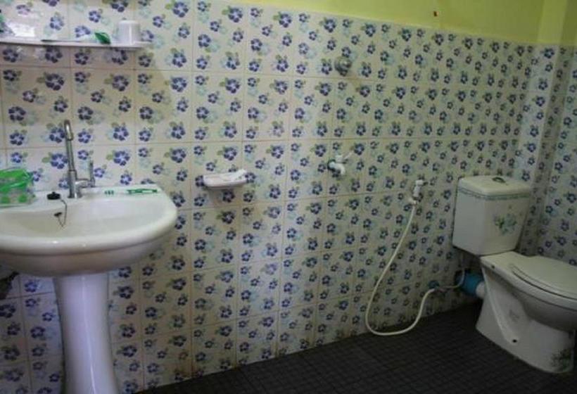 Nway Htway Yeik Motel